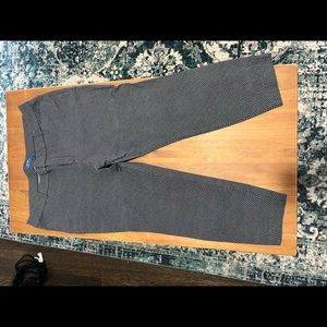 Black & white pixie pants from Old Navy. Never worn.